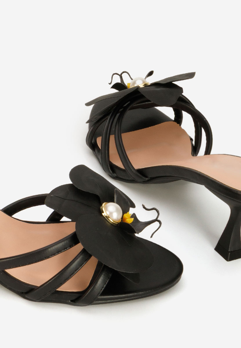 Černé pantofle na podpatku Florentia