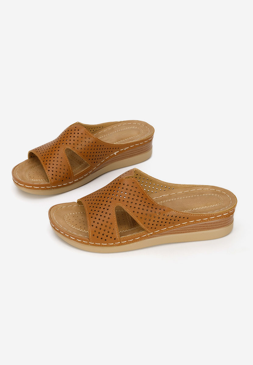 Camelové pantofle na klínku Hermana