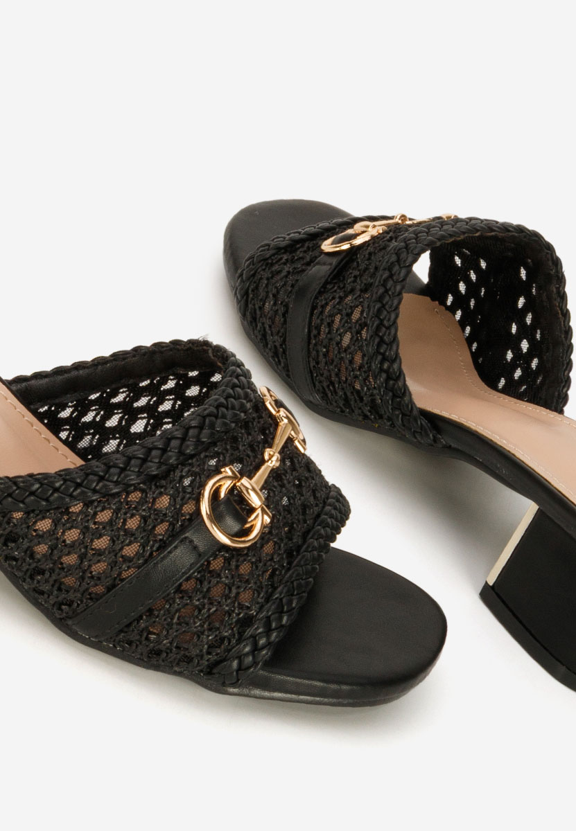 Černé pantofle na podpatku Giustinia