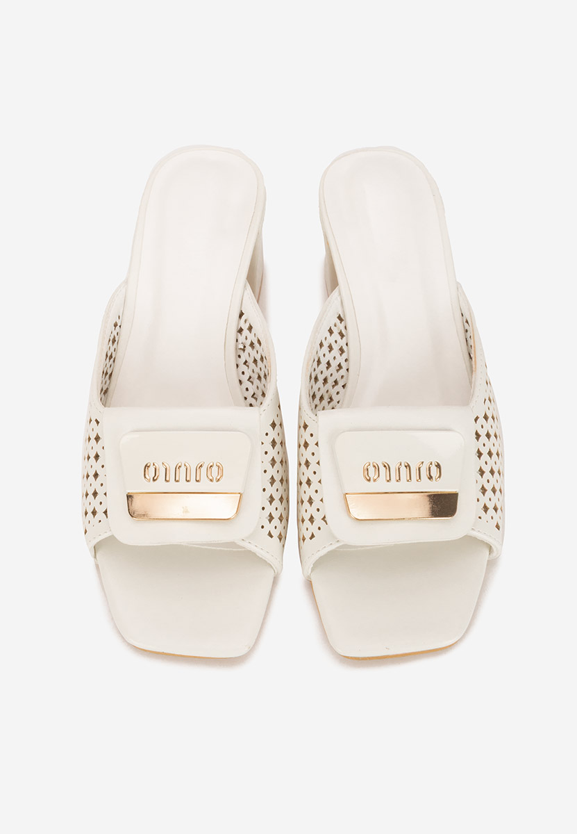 Bílé pantofle na podpatku Carmenia