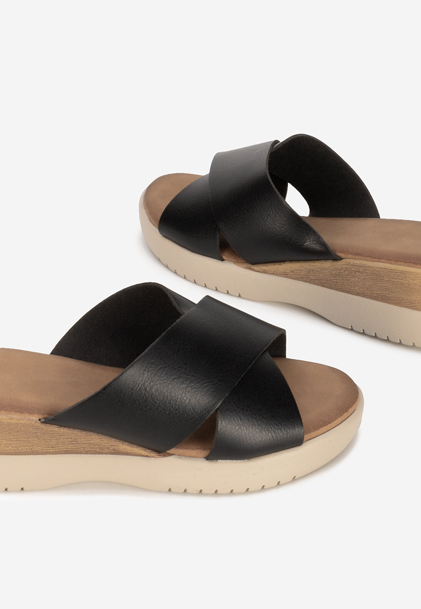 Černé pantofle na platformě Jadie