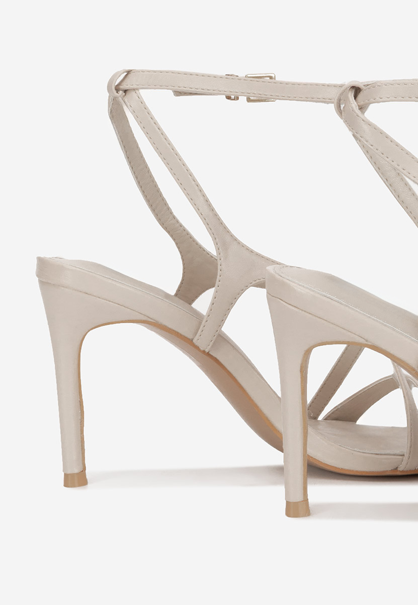 Béžové sandály na podpatku Sorania