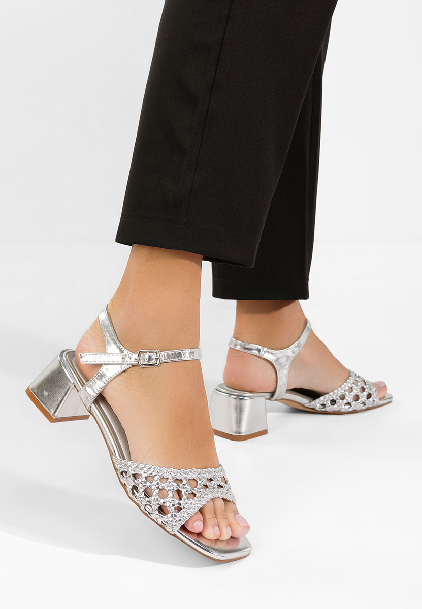 Stribrné sandály na podpatku Gentalya
