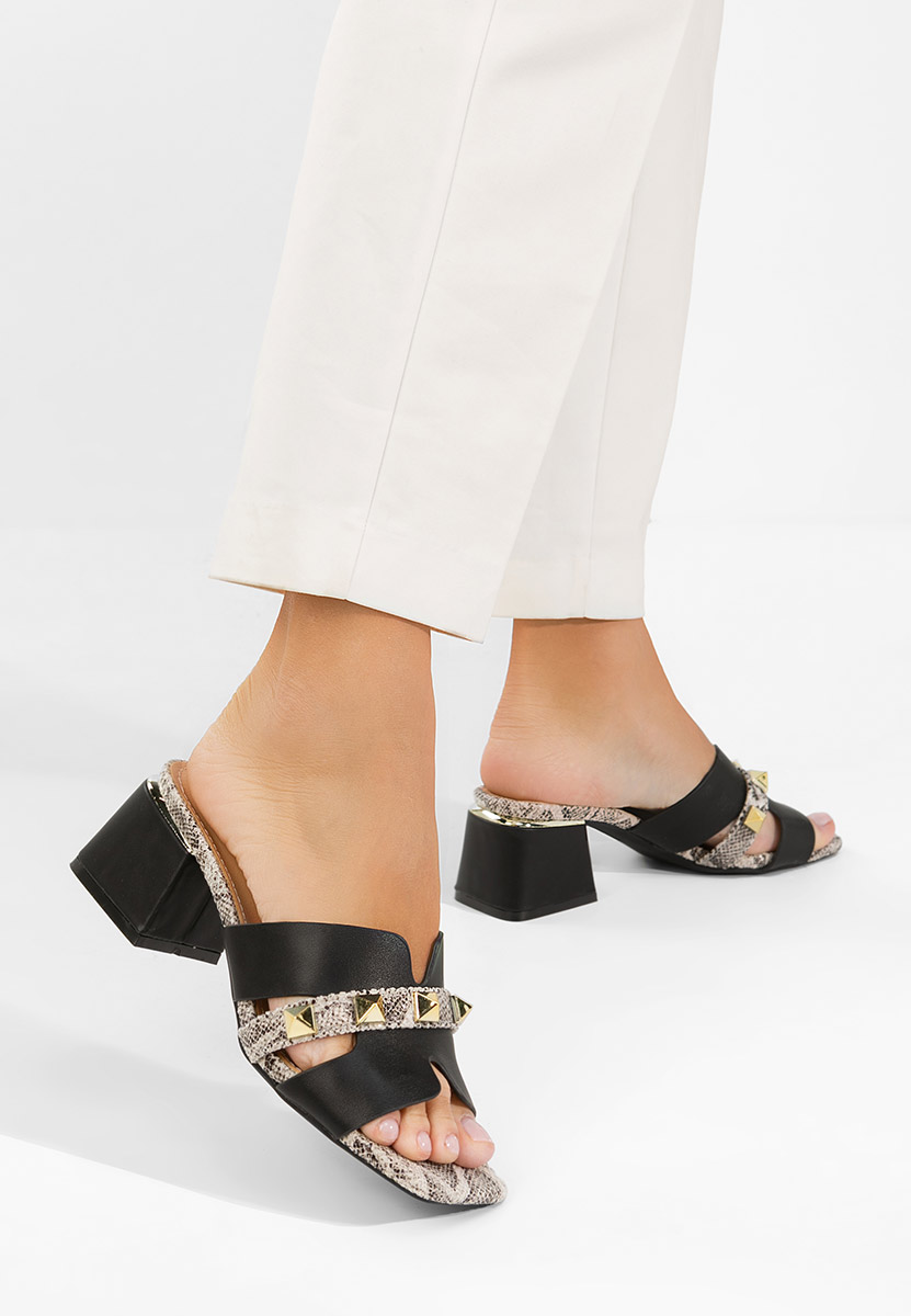 Černé pantofle na podpatku Lekana