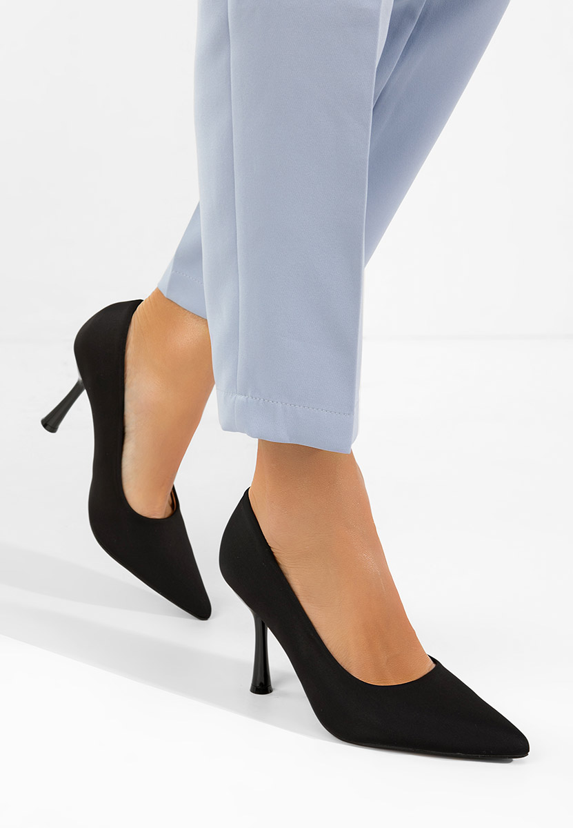 Černé lodičky do špičky Anuria