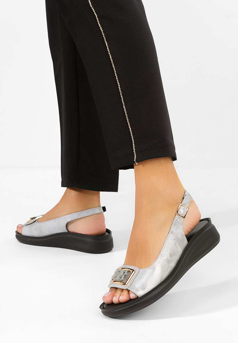 Stribrné sandály na klínku Sendy