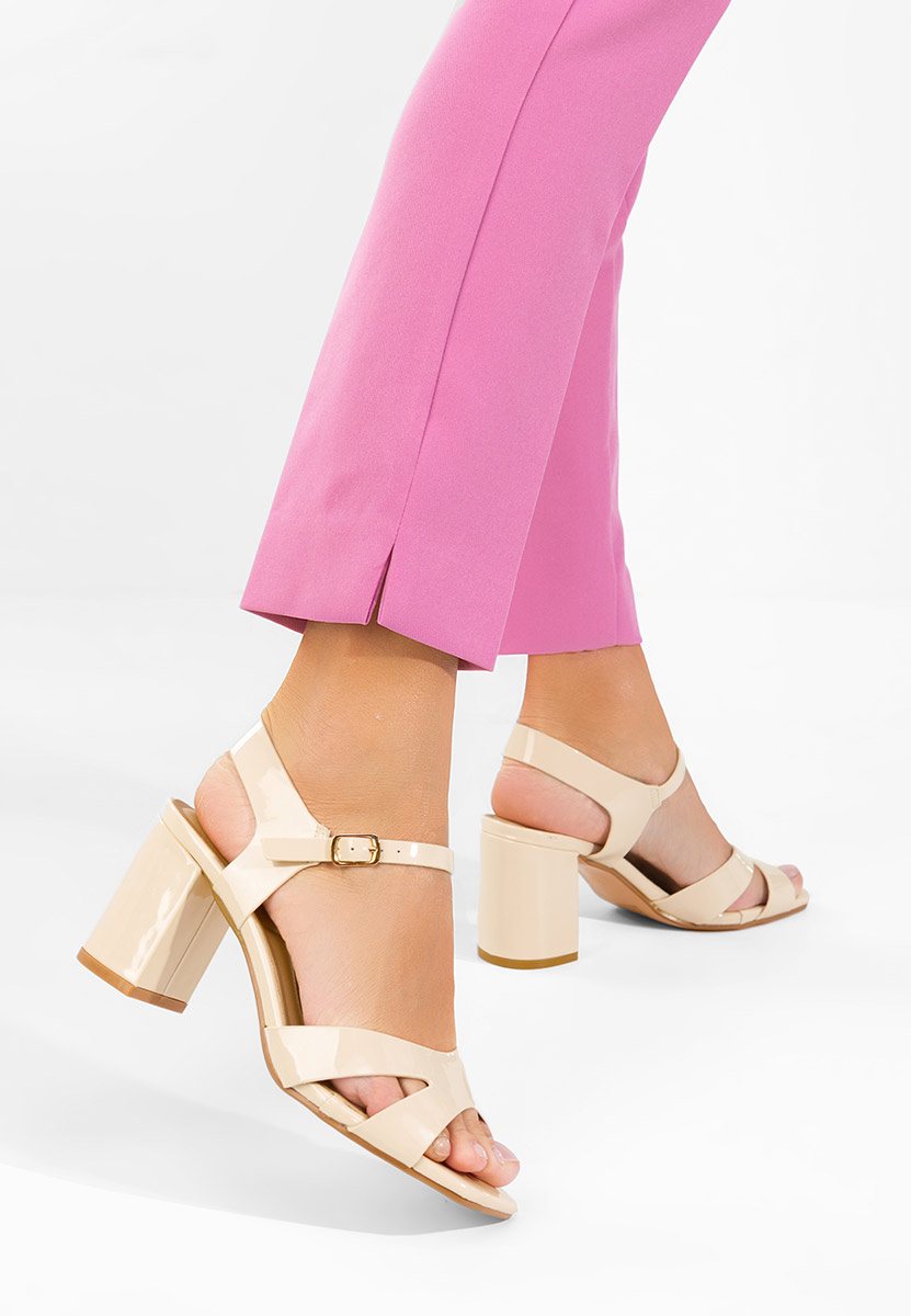 Béžové sandály na podpatku Iustima