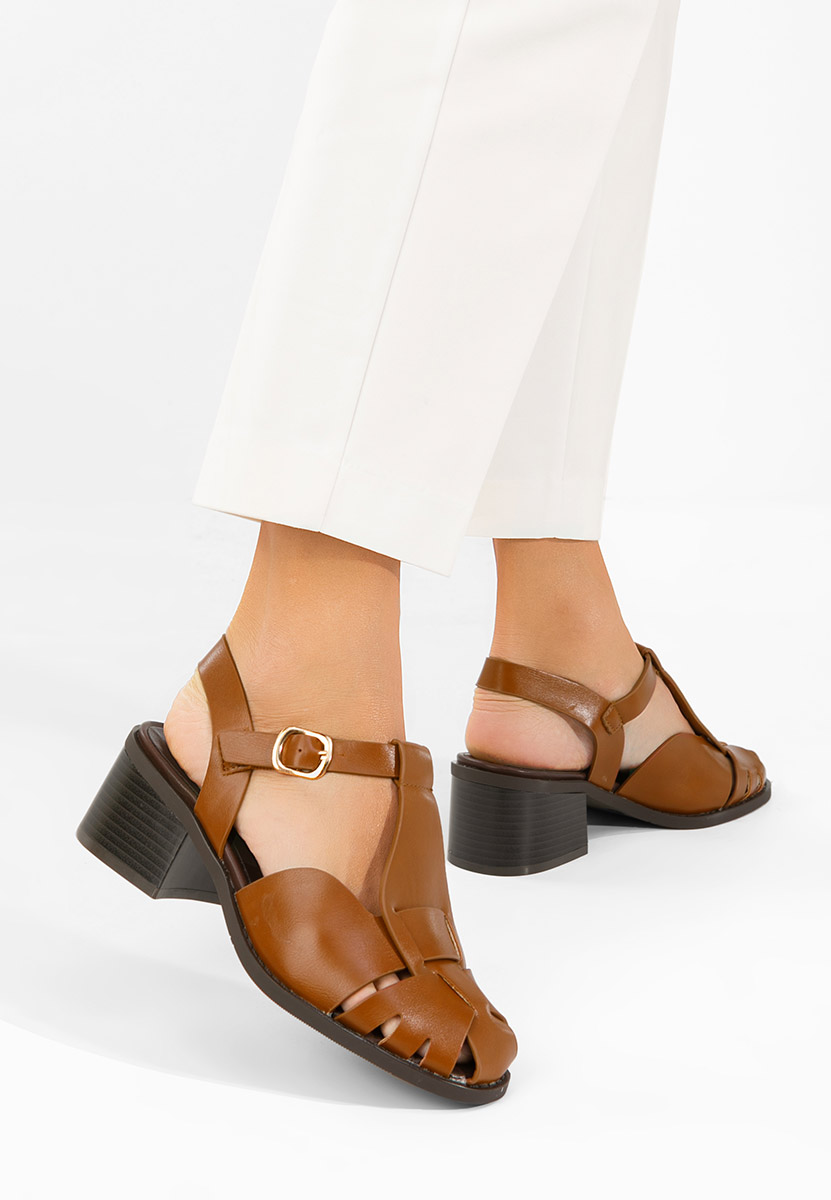 Camelové sandály na podpatku Sennia
