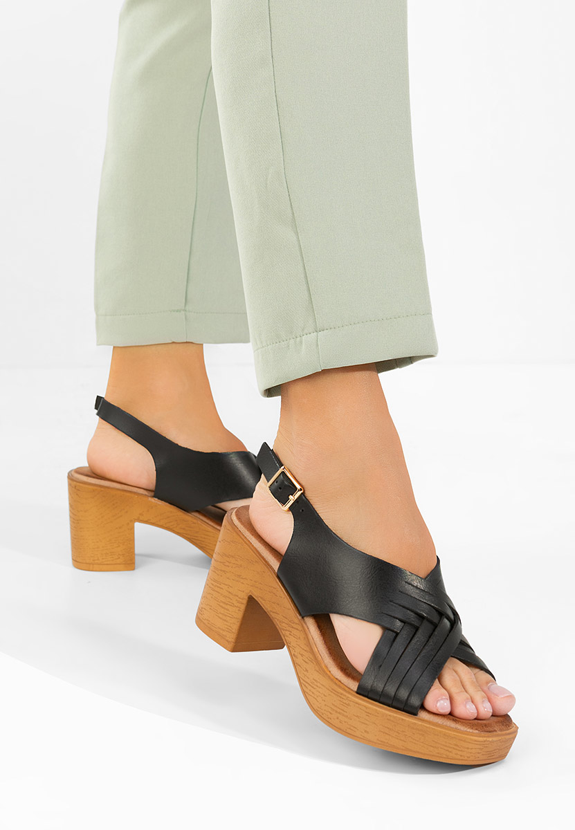 Černé sandály na podpatku Kimy