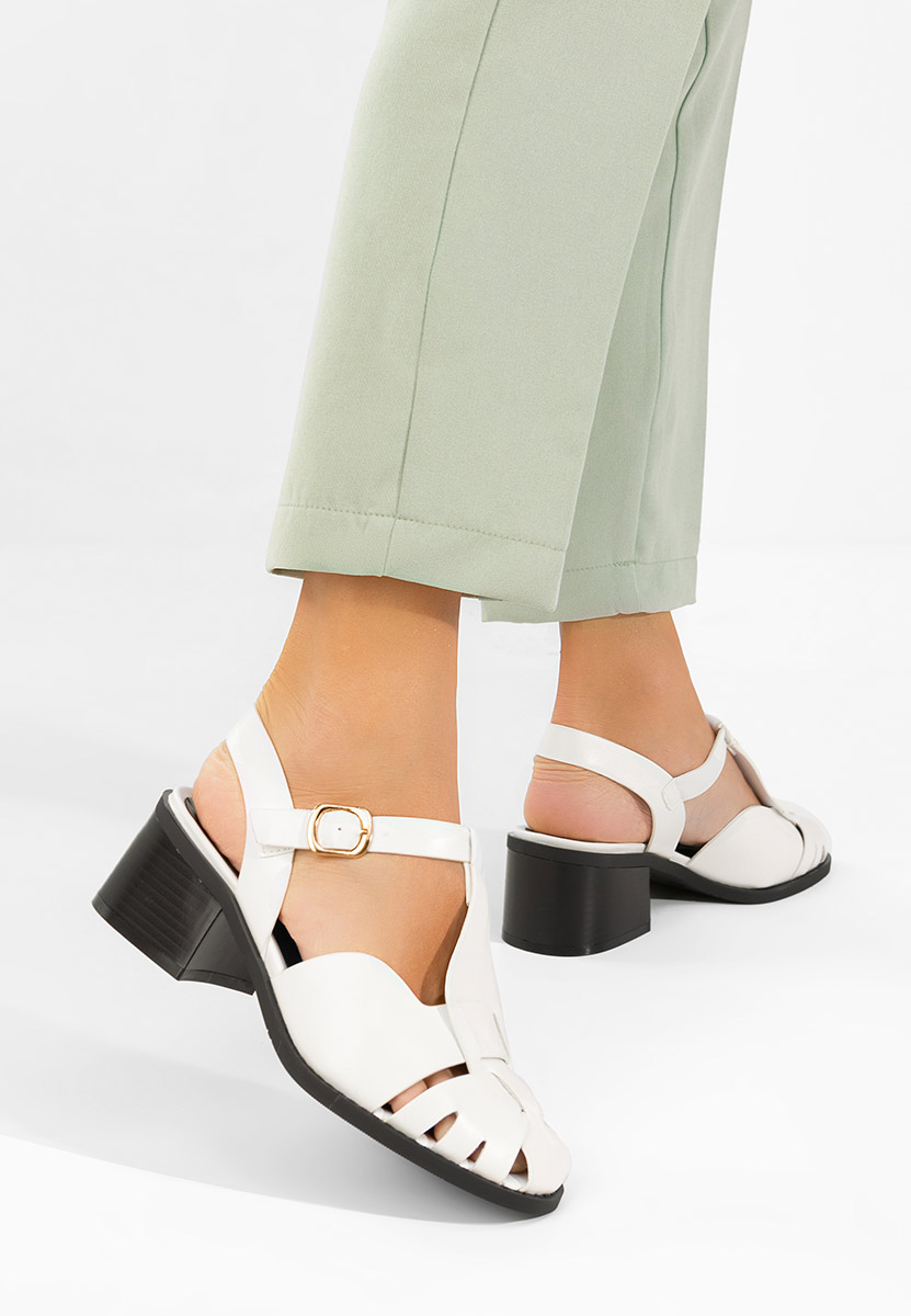 Bílé sandály na podpatku Sennia