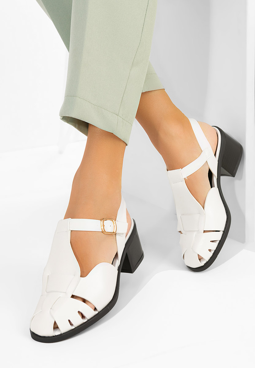 Bílé sandály na podpatku Sennia
