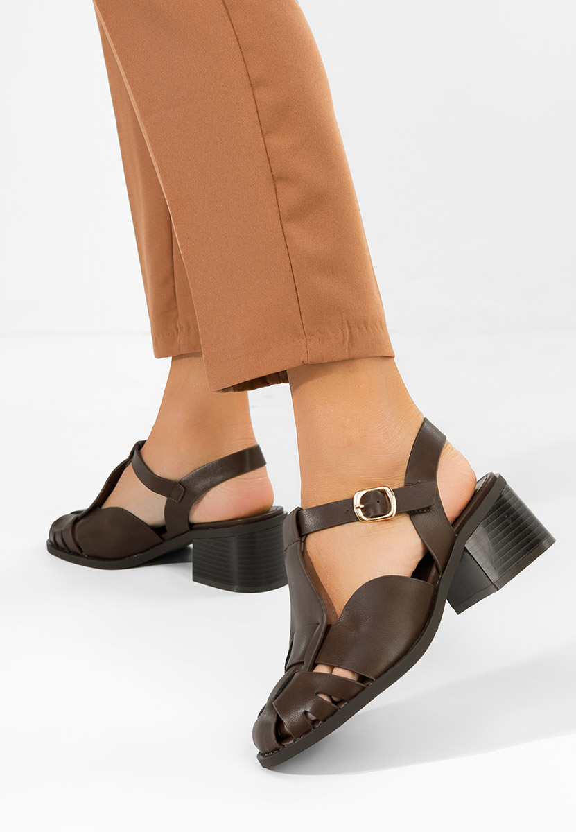 Hnedé sandály na podpatku Sennia