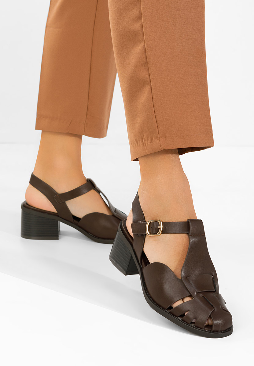 Hnedé sandály na podpatku Sennia