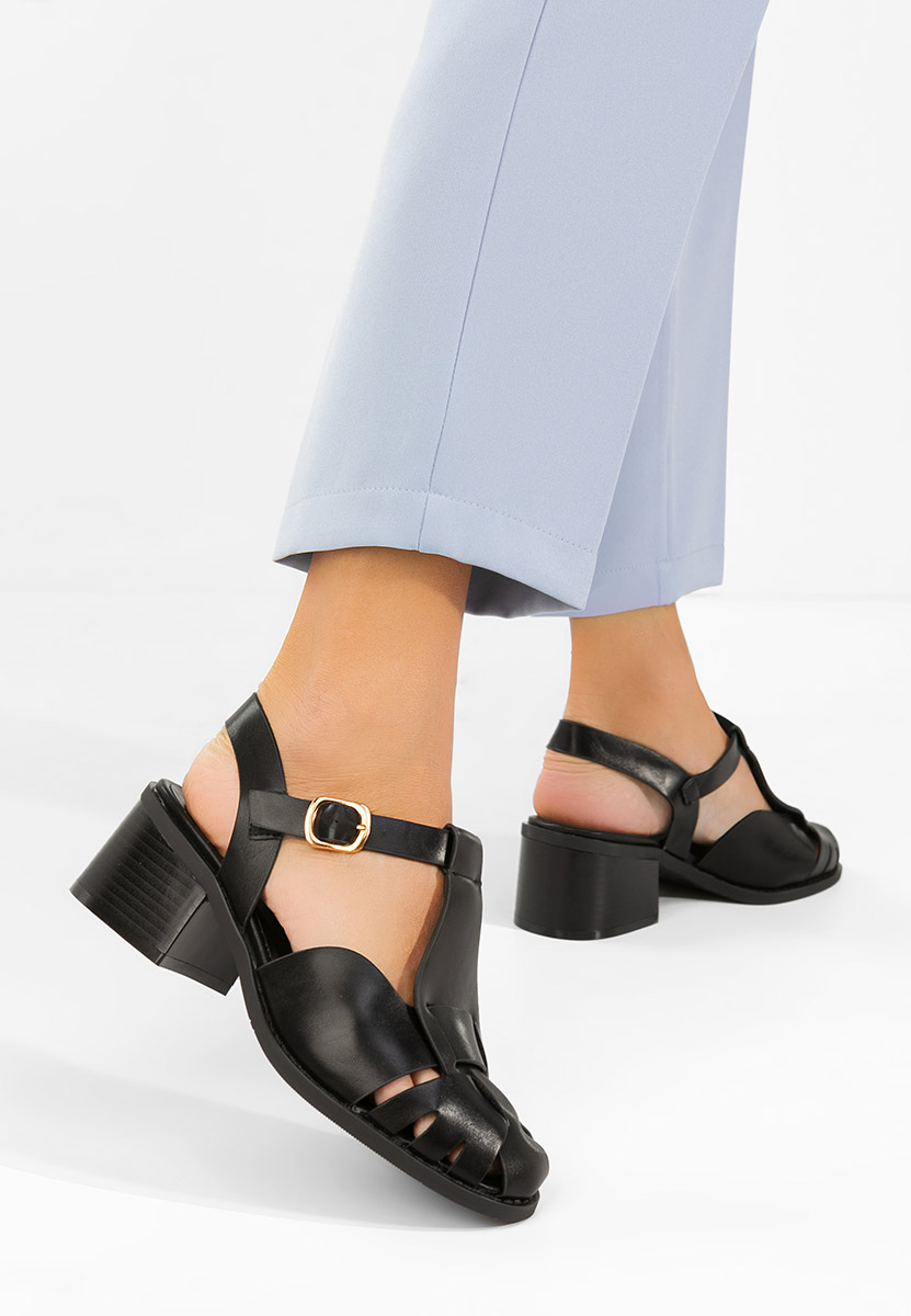 Černé sandály na podpatku Sennia