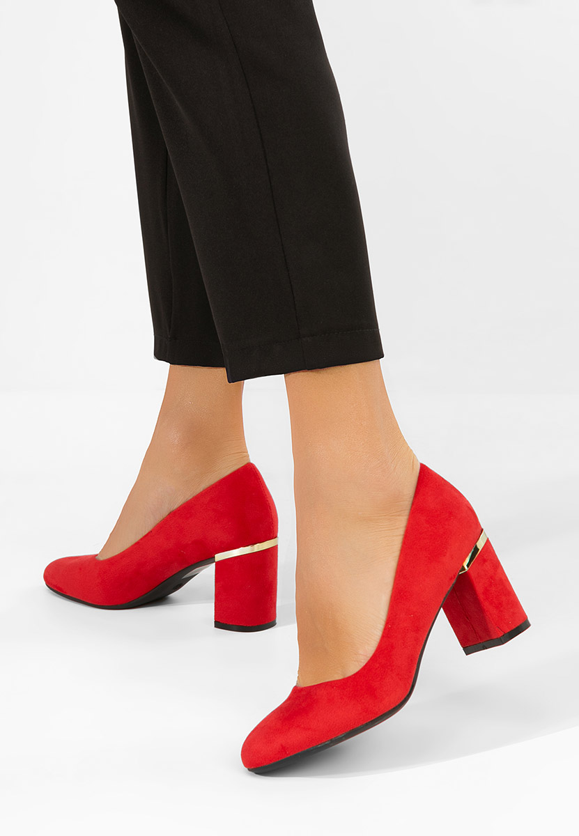 Červené lodičky na hrubém podpatku Izaya