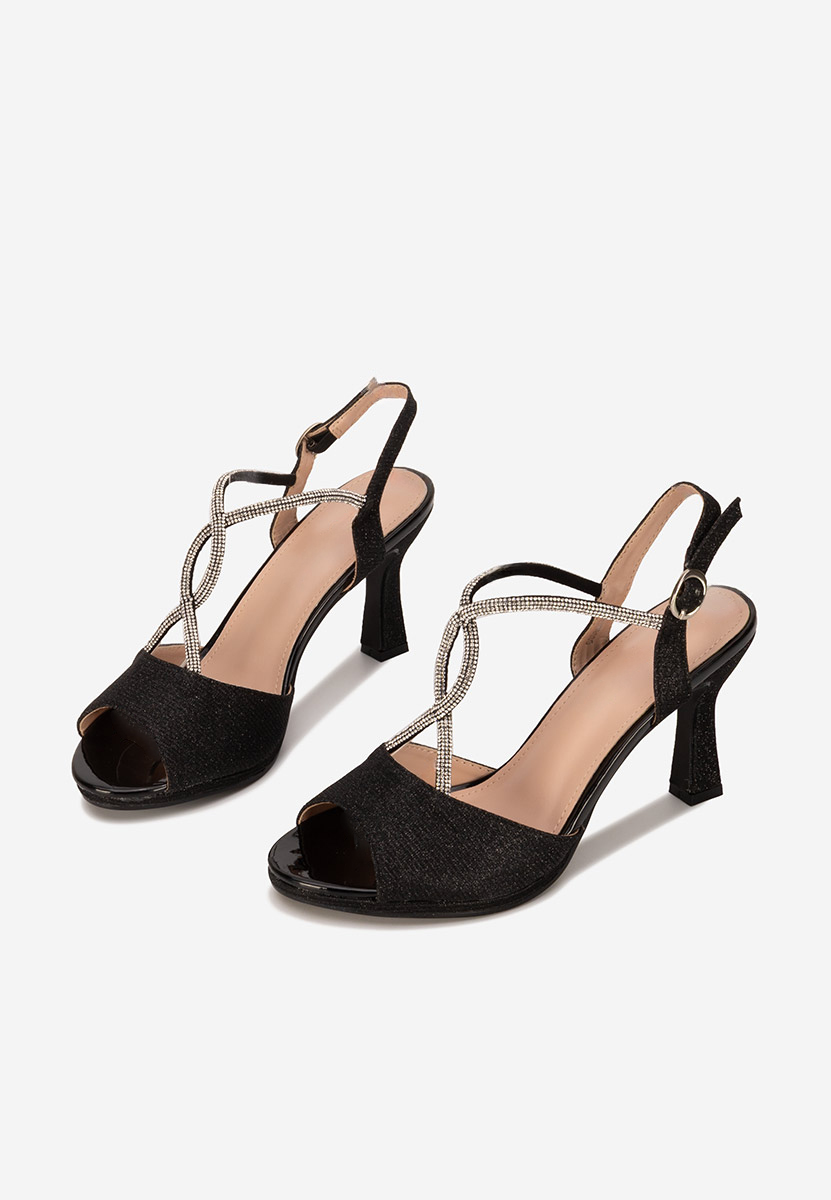 Černé elegantní dámské sandály Carlienia